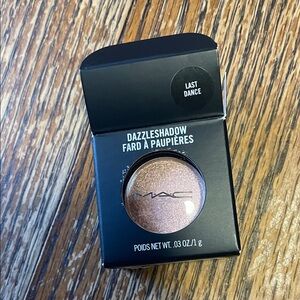 MAC Cosmetics Dazzleshadow in Last Dance - Glittering Bronze